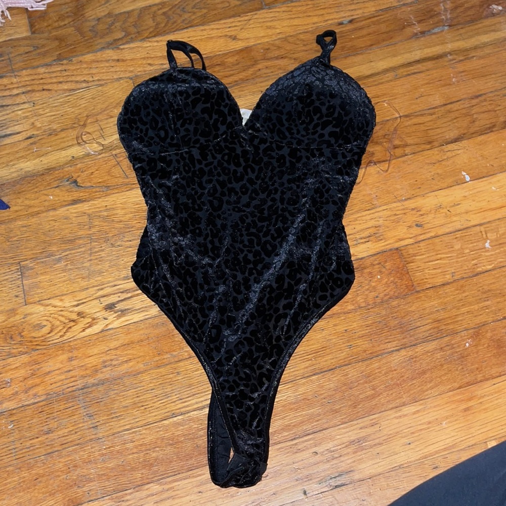 Black leopard print bodysuit